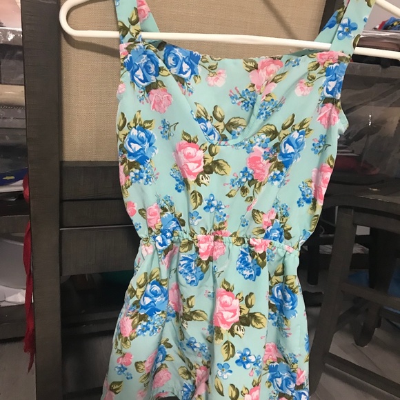 Girl’s romper size 7/8 - Picture 2 of 3
